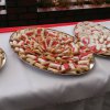 Biało-czerwone słodkości na puckim rynku