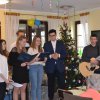 Przekażmy sobie znak pokoju - - uczniowie PCKZiU w Domu Seniora
