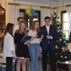Przekażmy sobie znak pokoju - - uczniowie PCKZiU w Domu Seniora